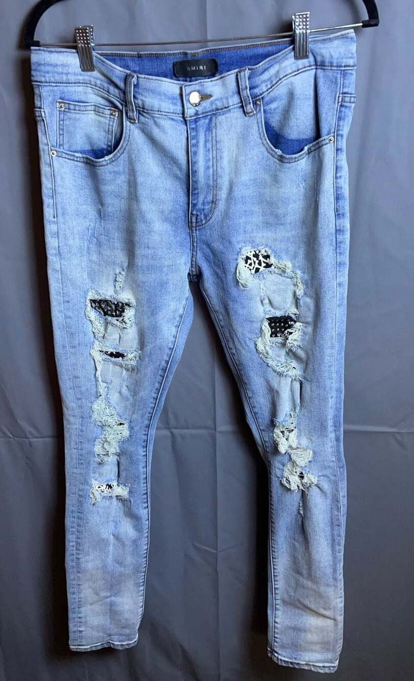 AMIRI Distressed Light Wash Slim Jeans Crossbones Patch Studded Mens 33